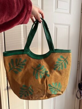 Green & Tan Leaf-Accent Woven Tote Bag